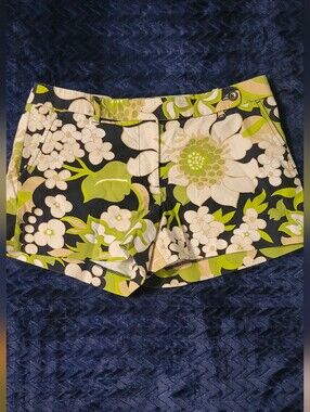 Women's J. Crew Floral Print Navy Blue, Green & Cream City Fit Shorts. Size 8.